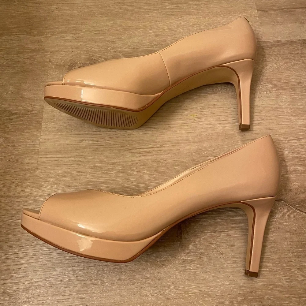 Nude Bandolino Platform Heels Peep Toe Pumps Womens 10